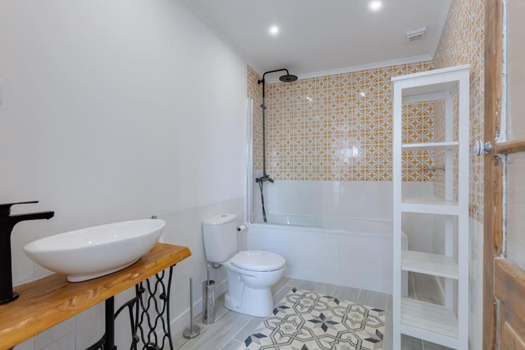 Renovated Historic ~large & Cozy ~casa Nespereira Apartment *